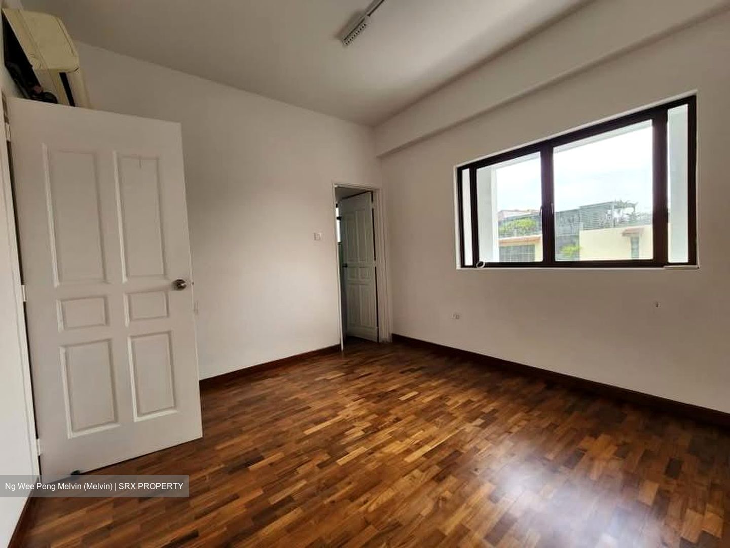 Kew Vale (D16), Terrace #585652981